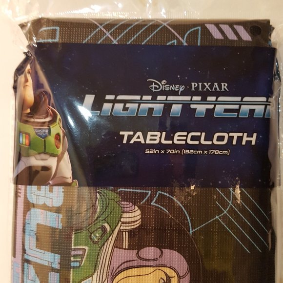 Tablecloth 52 x 70 Disney Pixar Buzz LIGHTYEAR NEW - Picture 2 of 6